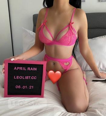 April Rain, 19 Caucasian/White female escort, Kelowna